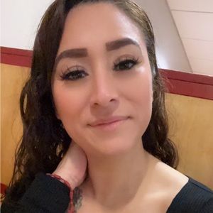 Meet your Posher, Ana